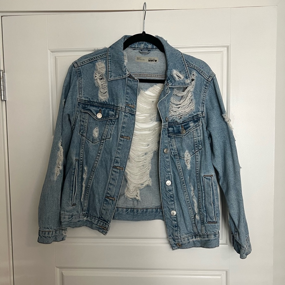 Topshop petite destroyed light wash denim jacket size 4